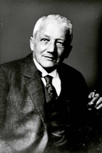 Oppenheimer300