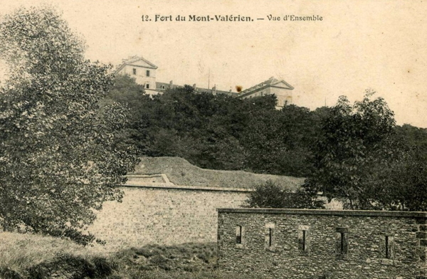 One of the largest Forts was at Mont Valérien which was a hill overlooking the city. The 16 major forts were built in a classic star shape and contained barracks and storage for enough food and weapons which could withstand a long siege.