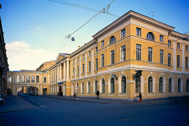The neo-classical main PO in St. Petersburg